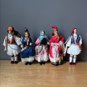 Set of 5 vintage mini dolls of the world